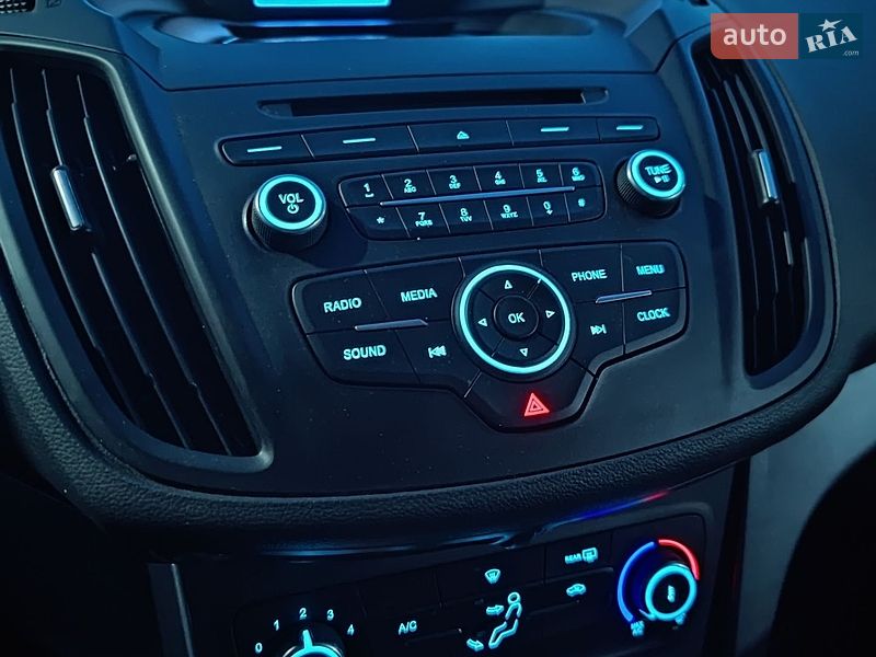 Внедорожник / Кроссовер Ford Escape 2017 в Киеве