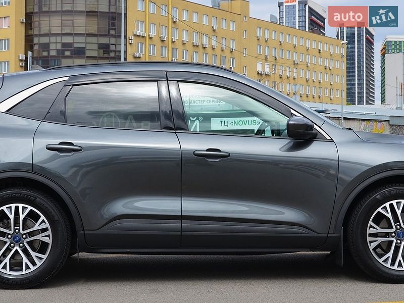 Позашляховик / Кросовер Ford Escape 2020 в Києві