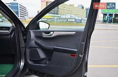 Позашляховик / Кросовер Ford Escape 2020 в Києві