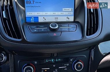 Внедорожник / Кроссовер Ford Escape 2019 в Львове