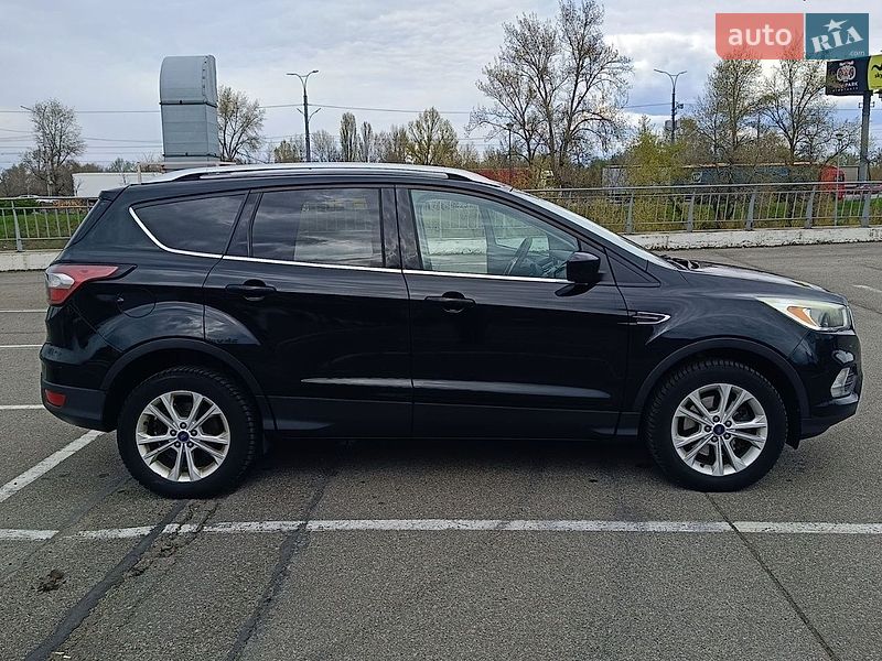 Позашляховик / Кросовер Ford Escape 2017 в Києві