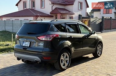Внедорожник / Кроссовер Ford Escape 2016 в Ровно