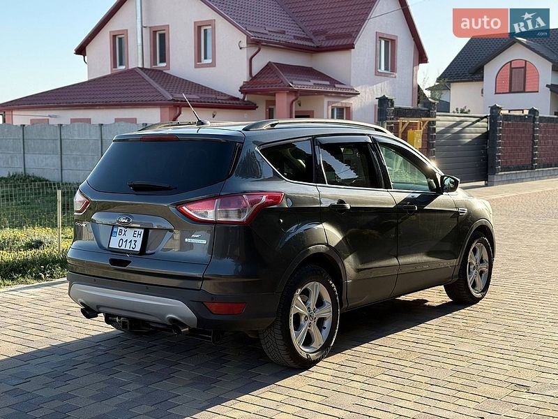 Внедорожник / Кроссовер Ford Escape 2016 в Ровно