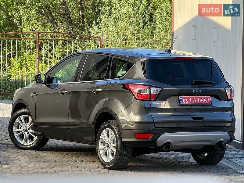 Внедорожник / Кроссовер Ford Escape 2017 в Дрогобыче