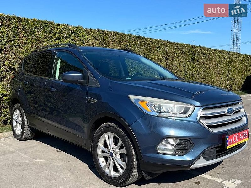 Внедорожник / Кроссовер Ford Escape 2018 в Львове