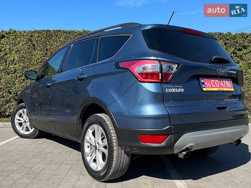 Внедорожник / Кроссовер Ford Escape 2018 в Львове