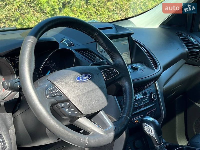 Внедорожник / Кроссовер Ford Escape 2018 в Львове