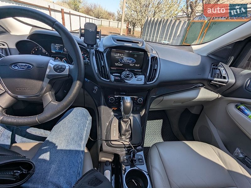 Внедорожник / Кроссовер Ford Escape 2015 в Полтаве