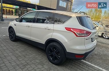 Внедорожник / Кроссовер Ford Escape 2014 в Звягеле