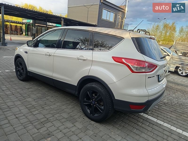 Внедорожник / Кроссовер Ford Escape 2014 в Звягеле