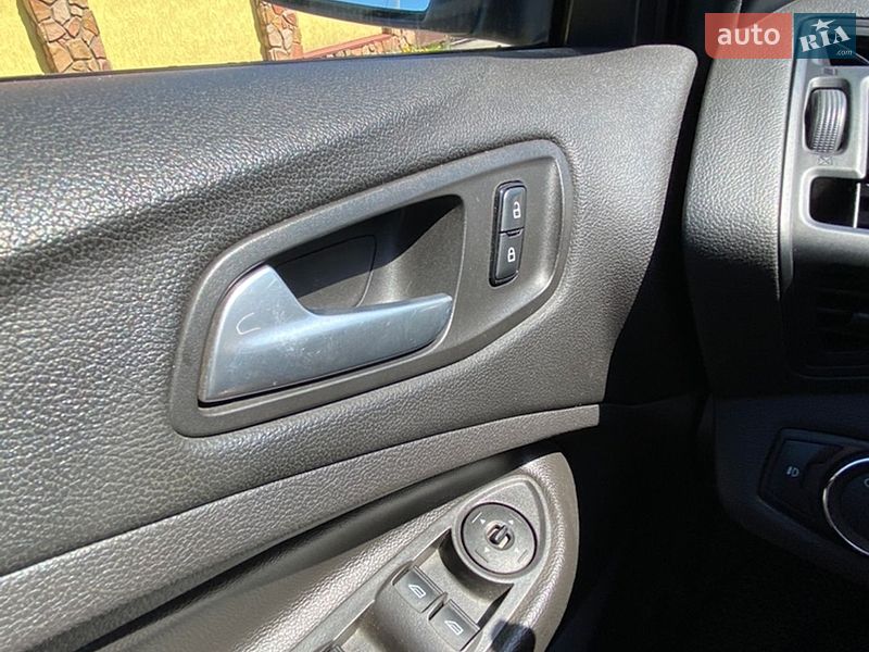 Внедорожник / Кроссовер Ford Escape 2012 в Чернигове