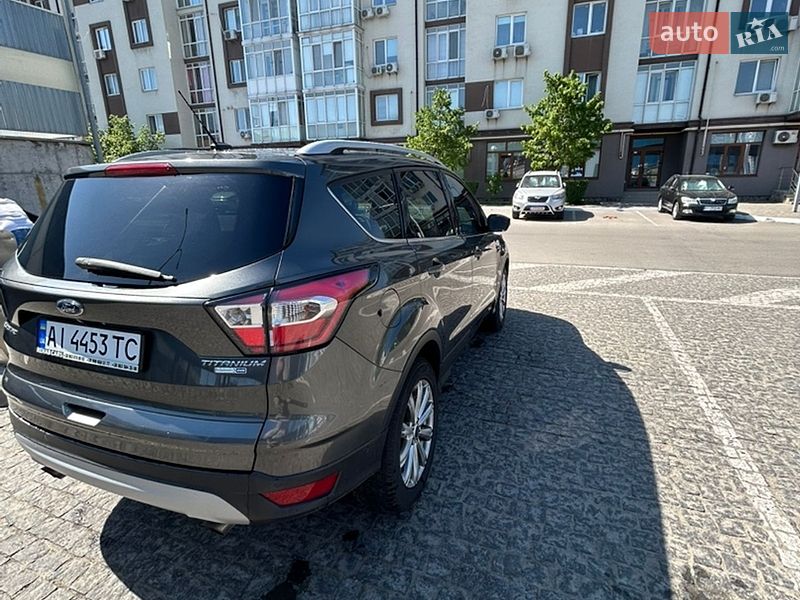 Внедорожник / Кроссовер Ford Escape 2017 в Киеве