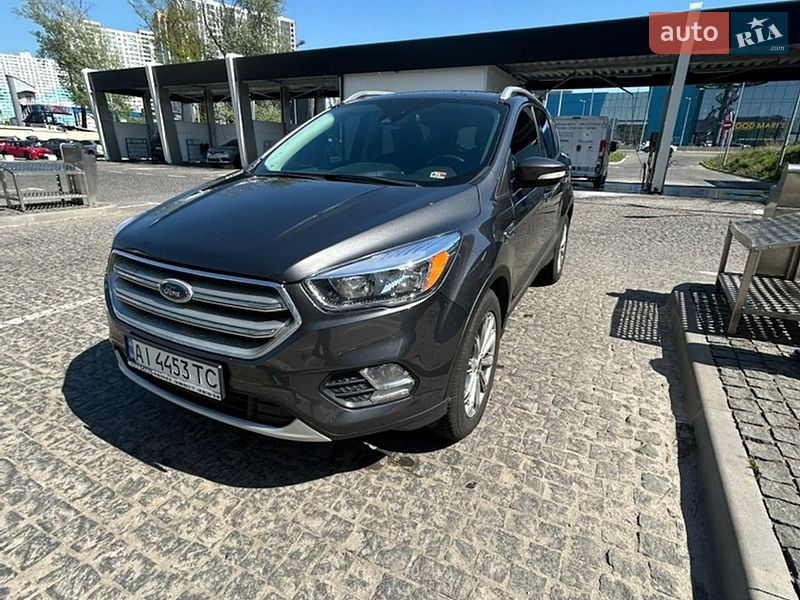 Внедорожник / Кроссовер Ford Escape 2017 в Киеве