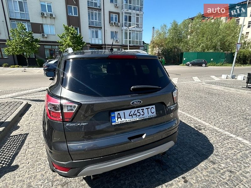 Внедорожник / Кроссовер Ford Escape 2017 в Киеве