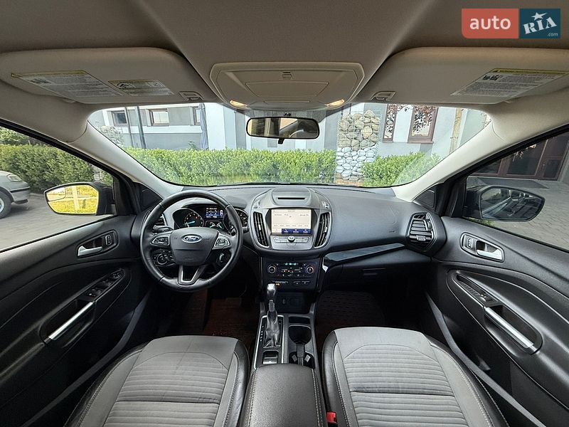 Внедорожник / Кроссовер Ford Escape 2018 в Стрые