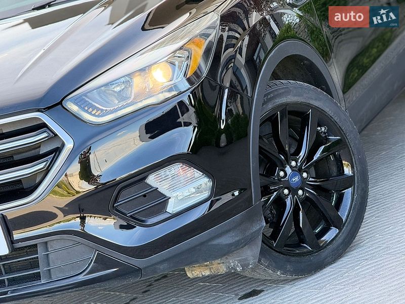 Внедорожник / Кроссовер Ford Escape 2018 в Стрые