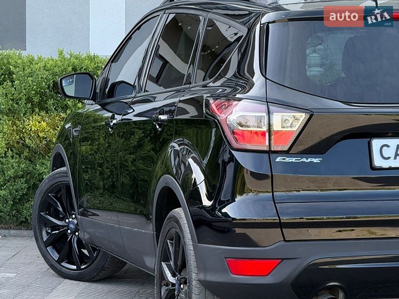 Внедорожник / Кроссовер Ford Escape 2018 в Стрые