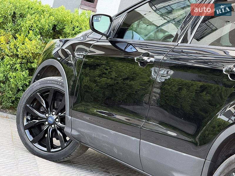 Внедорожник / Кроссовер Ford Escape 2018 в Стрые