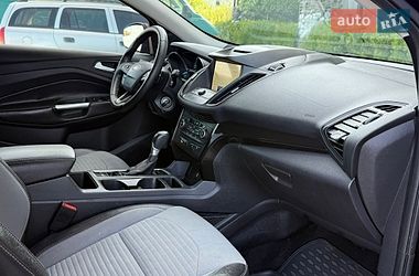 Внедорожник / Кроссовер Ford Escape 2018 в Стрые
