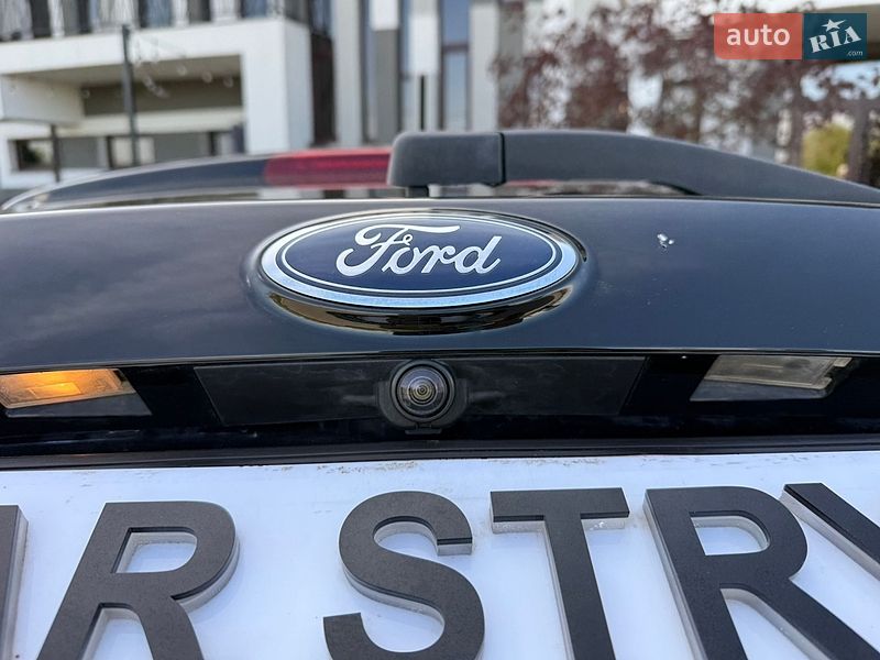 Внедорожник / Кроссовер Ford Escape 2018 в Стрые