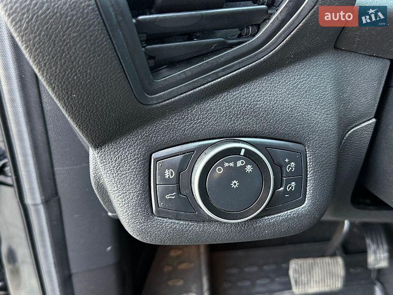 Внедорожник / Кроссовер Ford Escape 2018 в Стрые