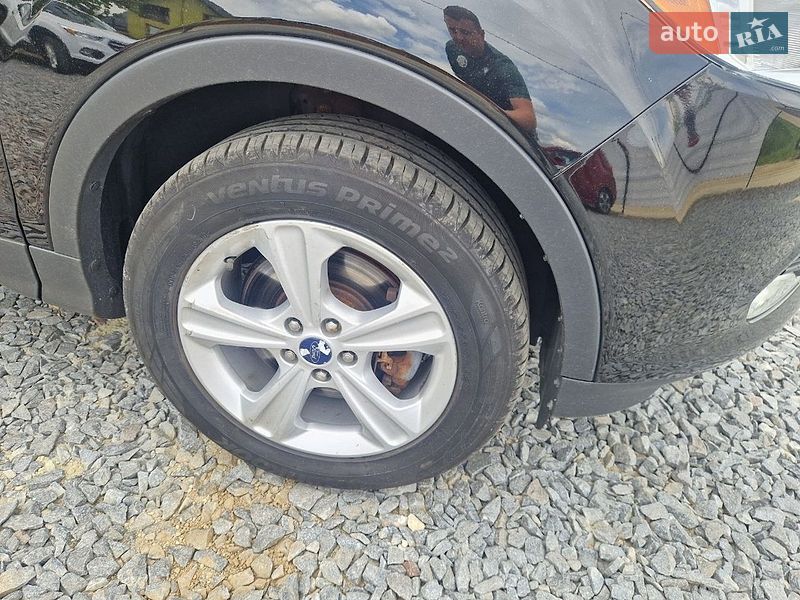 Позашляховик / Кросовер Ford Escape 2016 в Мостиській