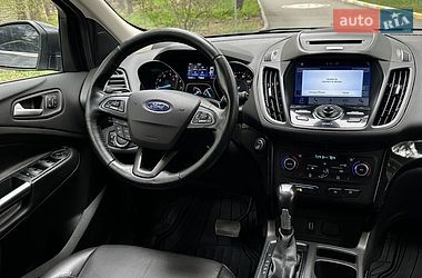 Внедорожник / Кроссовер Ford Escape 2016 в Белогородке