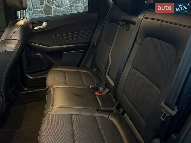 Внедорожник / Кроссовер Ford Escape 2023 в Гайвороне
