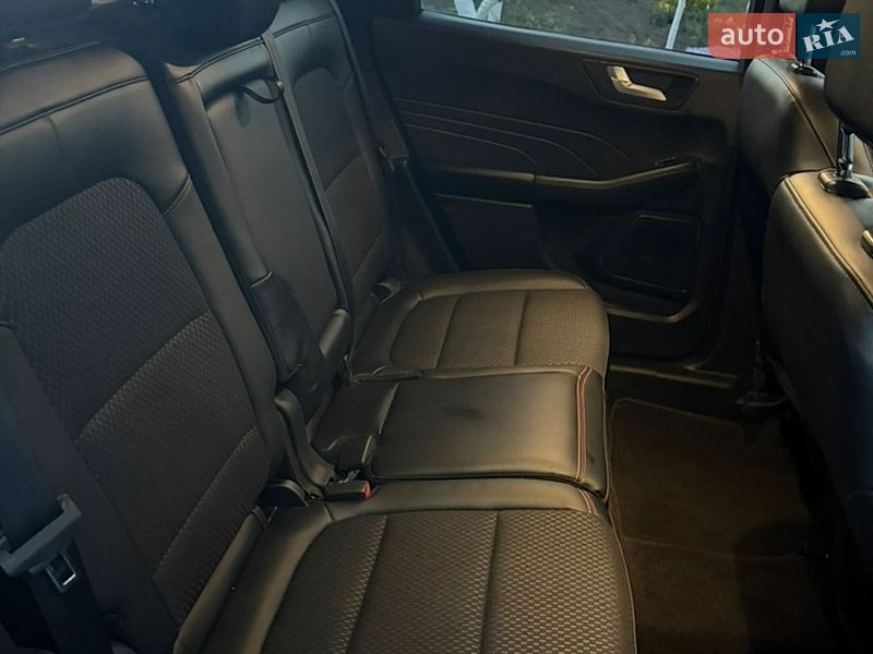 Внедорожник / Кроссовер Ford Escape 2023 в Гайвороне