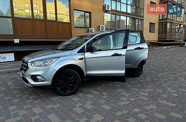 Позашляховик / Кросовер Ford Escape 2017 в Вінниці
