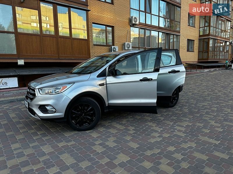 Позашляховик / Кросовер Ford Escape 2017 в Вінниці