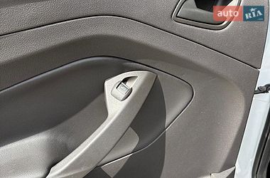 Внедорожник / Кроссовер Ford Escape 2019 в Стрые