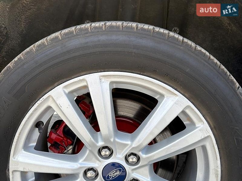 Внедорожник / Кроссовер Ford Escape 2019 в Стрые