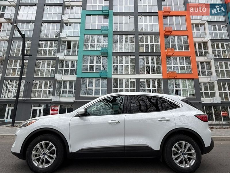 Внедорожник / Кроссовер Ford Escape 2019 в Чернигове