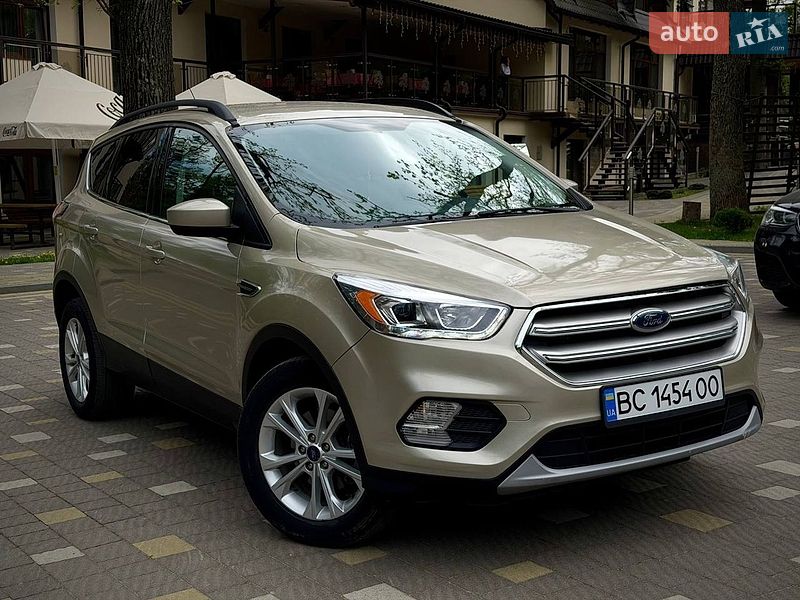 Позашляховик / Кросовер Ford Escape 2016 в Трускавці
