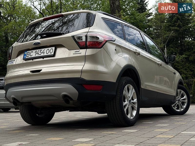 Позашляховик / Кросовер Ford Escape 2016 в Трускавці