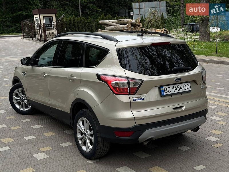 Позашляховик / Кросовер Ford Escape 2016 в Трускавці