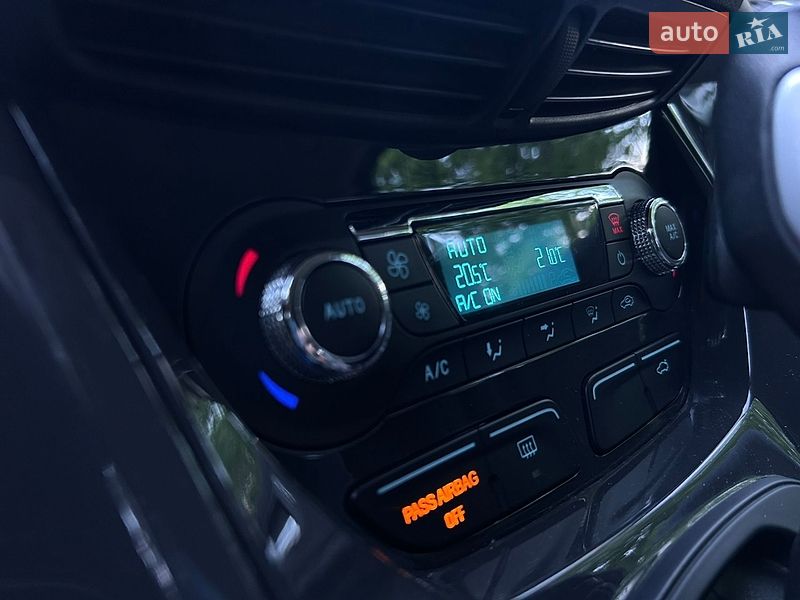 Внедорожник / Кроссовер Ford Escape 2015 в Киеве