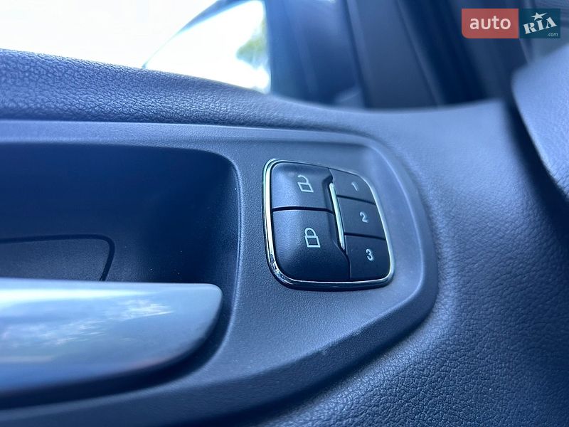 Внедорожник / Кроссовер Ford Escape 2015 в Киеве