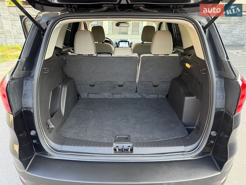 Внедорожник / Кроссовер Ford Escape 2019 в Ровно