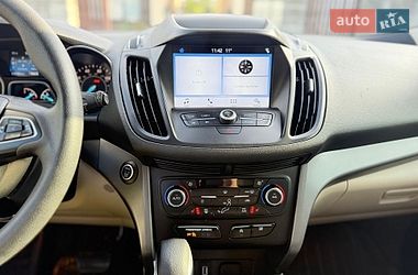 Внедорожник / Кроссовер Ford Escape 2019 в Ровно