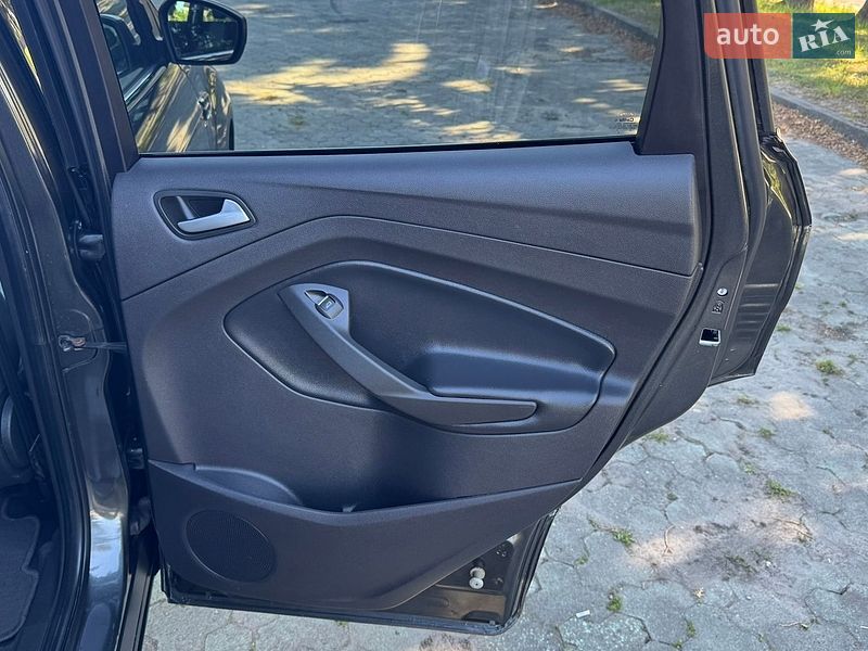 Позашляховик / Кросовер Ford Escape 2019 в Дубні