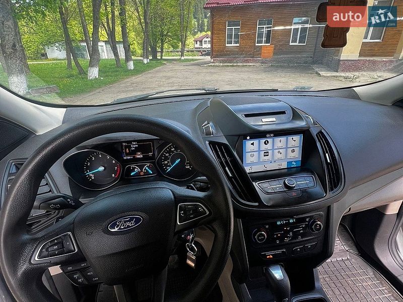 Позашляховик / Кросовер Ford Escape 2016 в Путилі