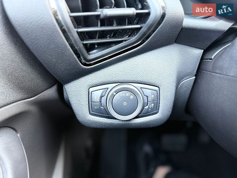 Внедорожник / Кроссовер Ford Escape 2019 в Львове