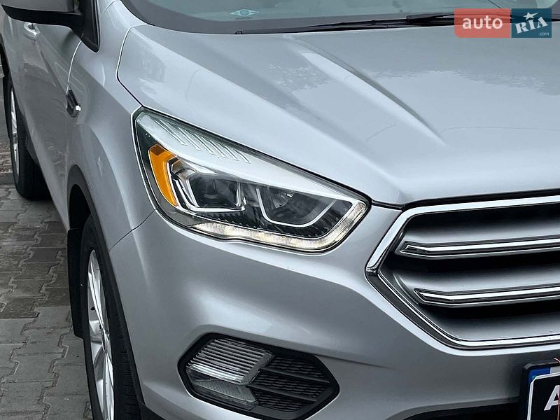 Внедорожник / Кроссовер Ford Escape 2017 в Киеве
