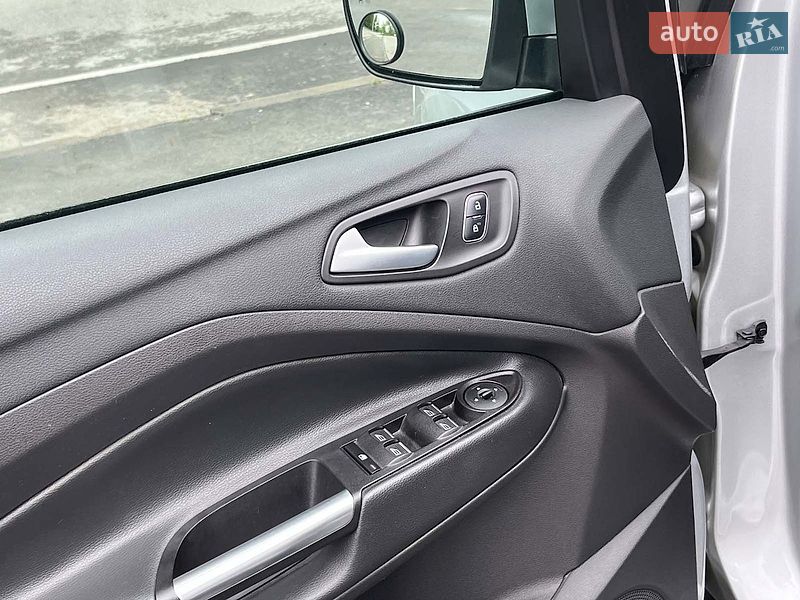 Внедорожник / Кроссовер Ford Escape 2017 в Киеве