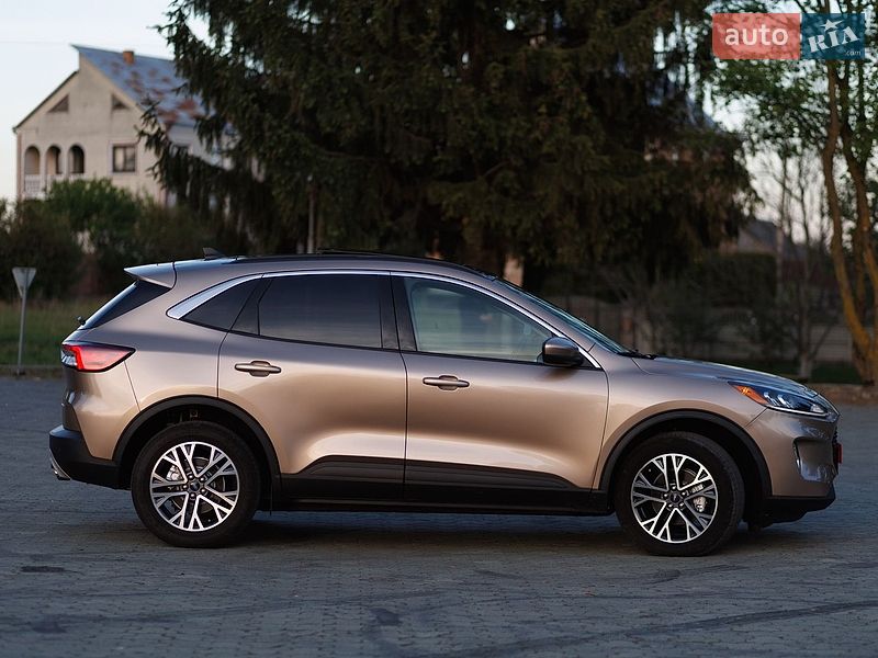 Внедорожник / Кроссовер Ford Escape 2021 в Дубно