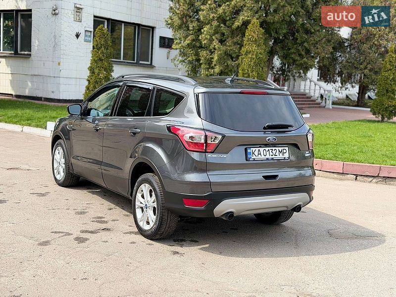 Внедорожник / Кроссовер Ford Escape 2016 в Киеве