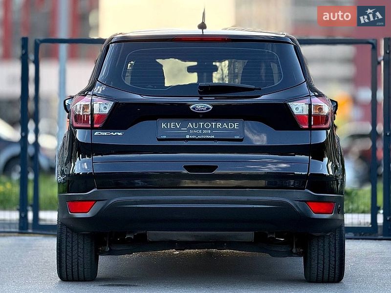 Внедорожник / Кроссовер Ford Escape 2018 в Киеве