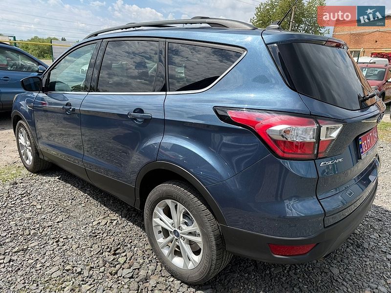 Внедорожник / Кроссовер Ford Escape 2018 в Полтаве